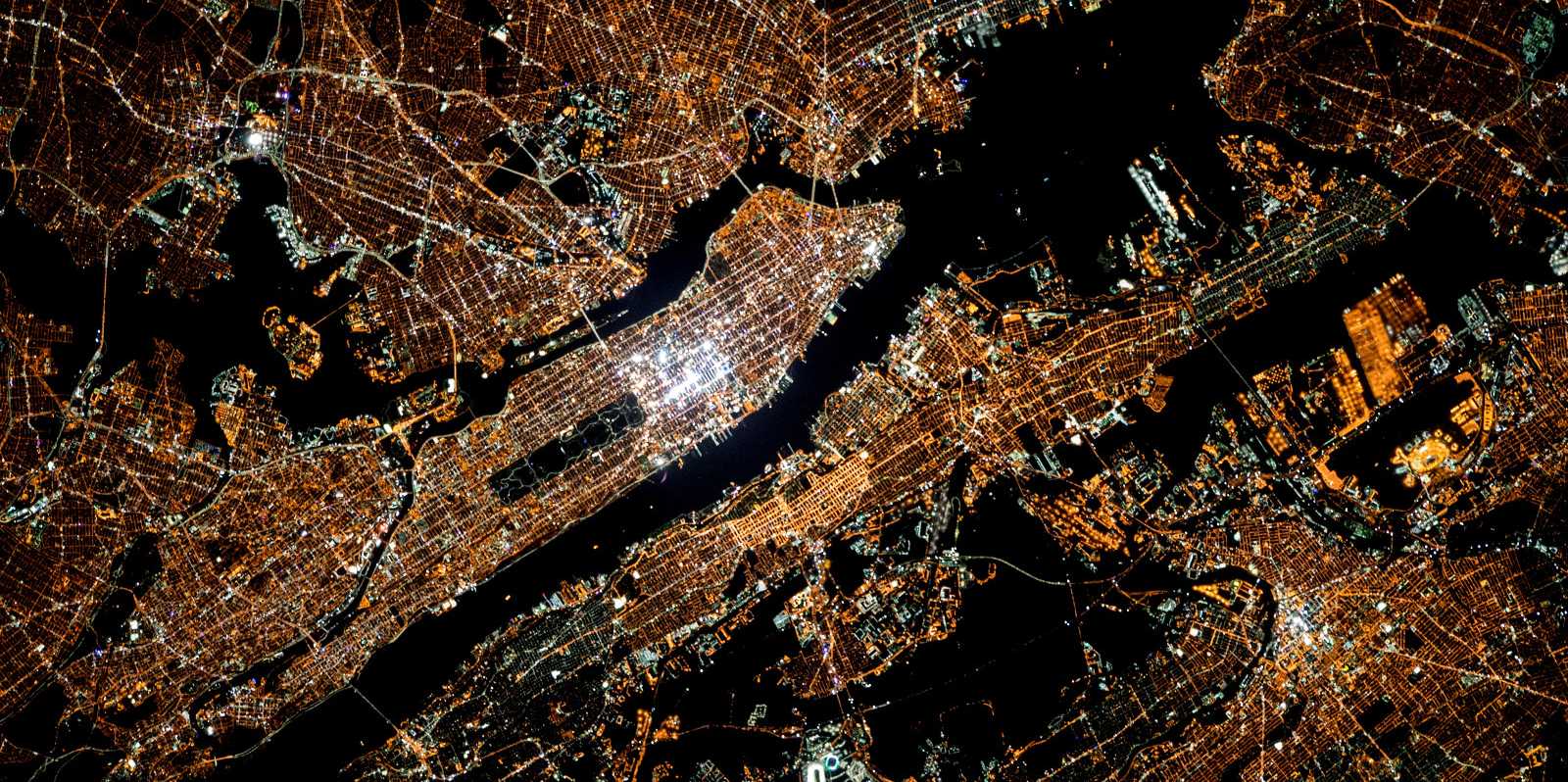Enlarged view: Urban traffic operations, New York&nbsp; (CC0 NASA)