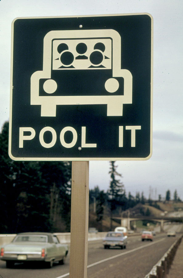 Enlarged view: Car pooling sign (CC0 1.0 by D. Falconer via Wikimedia Commons)