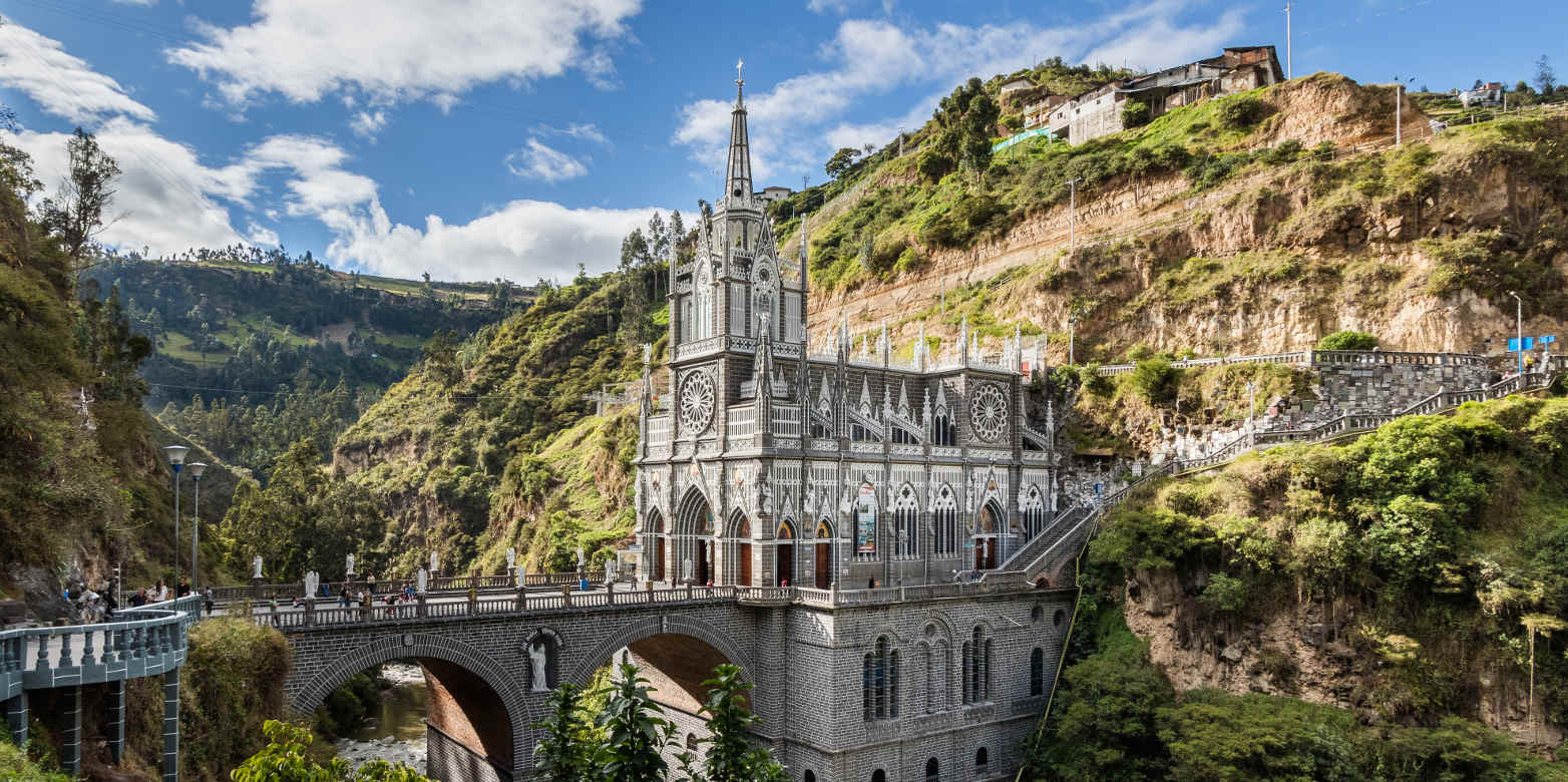 Vergrösserte Ansicht: Wallfahrtskirche <i>Unserer Lieben Frau von Las Lajas</i> ( CC BY-SA 4.0 / D. Delso via Wikimedia Commons)
