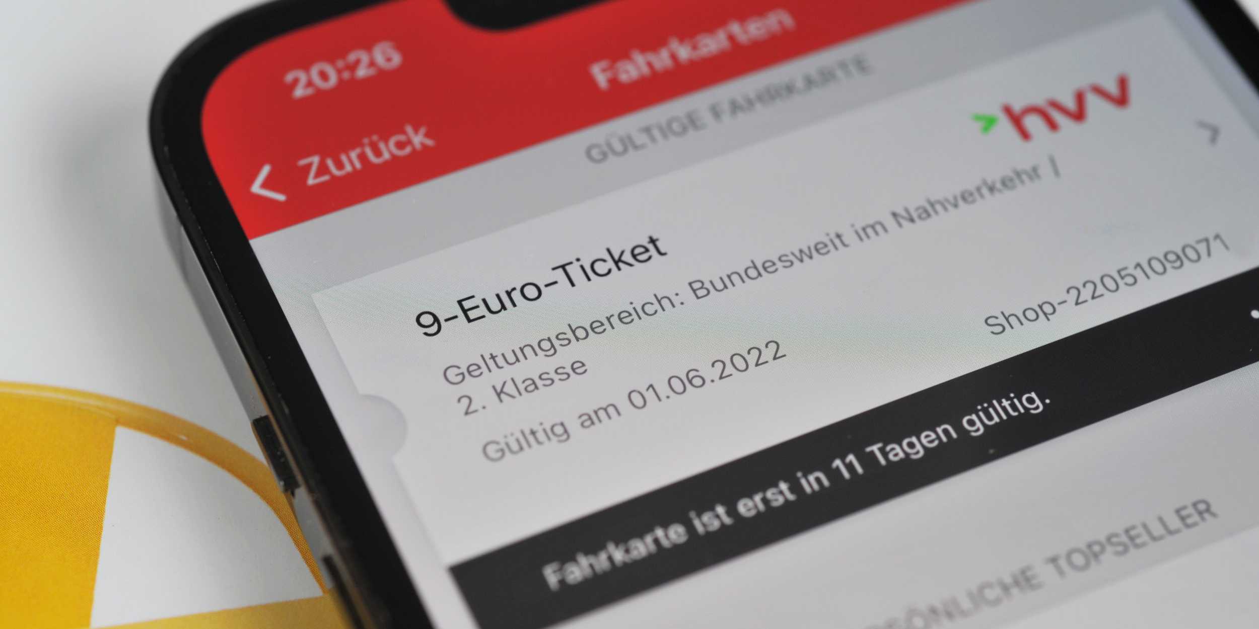 9-Euro-Ticket auf dem Mobiltelefon