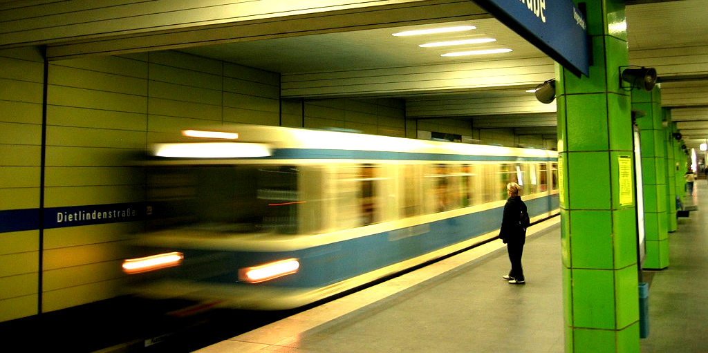 Vergrösserte Ansicht: U-Bahn München (CC BY-SA 3.0 by FloSch via Wikimedia Commons)